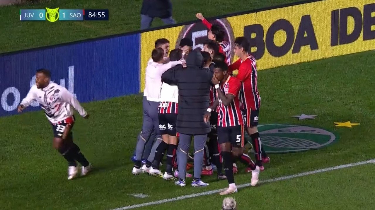 Crespo logra su primera victoria fuera de casa con Sao Paulo