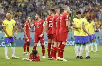 Serbia cayó derrotada ante Brasil por 2-0. EFE/EPA/Ronald Wittek
