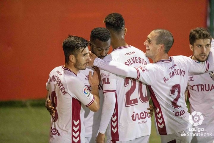 El Albacete recupera a Javi Jiménez y Peña ante el Sporting