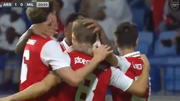 Odegaard guía al Arsenal ante el Milan en la Dubai Super Cup