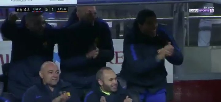Risas en el banquillo del Barça tras marcar Mascherano