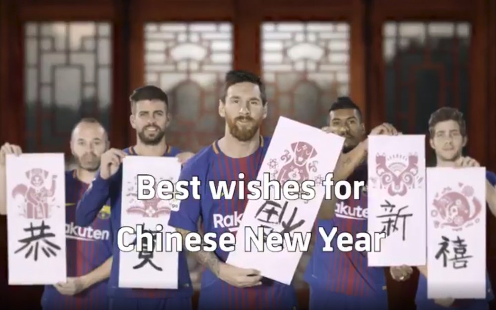 Los jugadores del Barcelona celebran el Año Nuevo Chino 2018. FCBarcelona