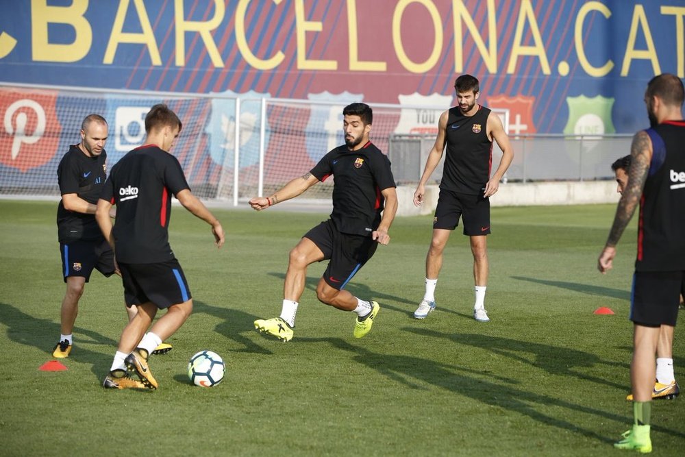 Suárez s'est entraîné avec ses coéquipiers. FCBarcelona