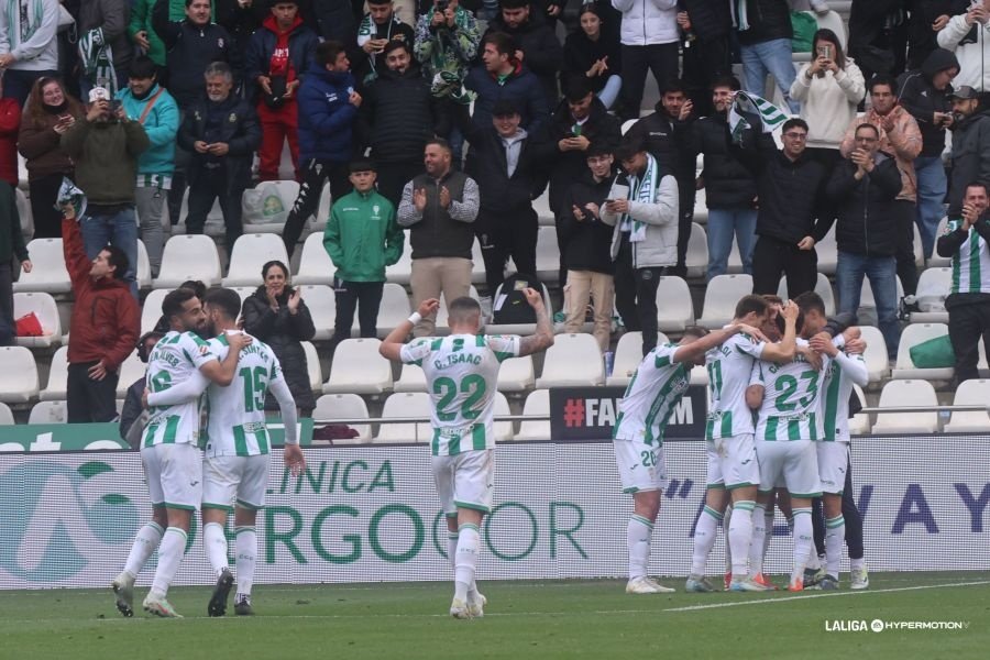 El Córdoba goleó al Granada. LaLiga