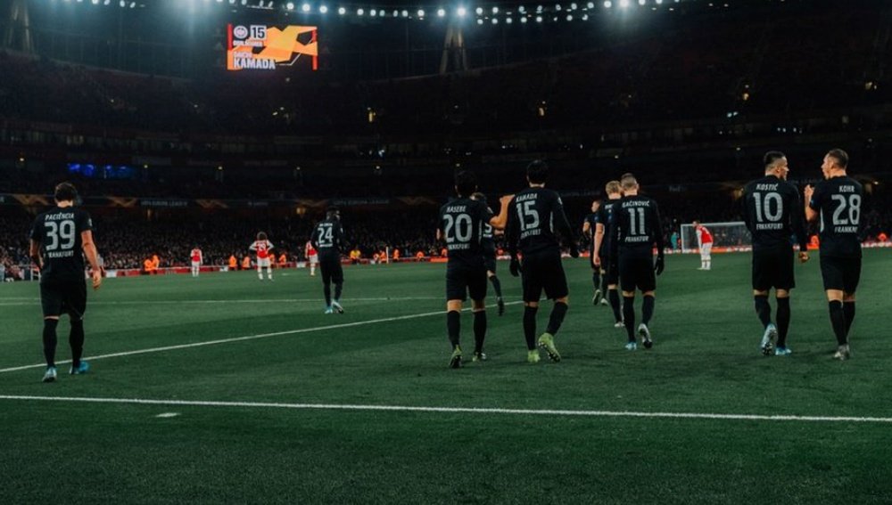 Eintracht players celebrating one of Kamada's goals. Eintracht
