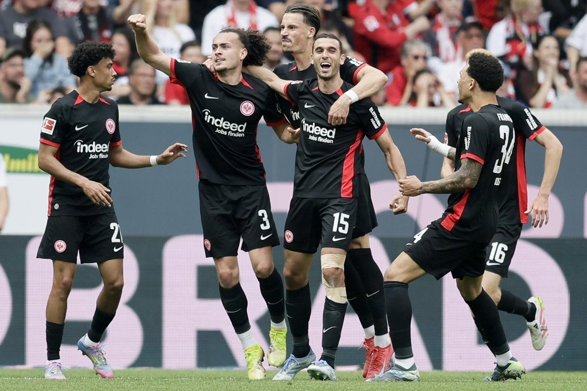 El Freiburg paga otra novatada ante un Eintracht de Champions