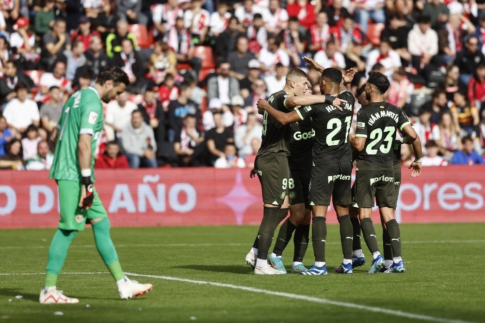 Fútbol cava de un líder que no acaba. EFE