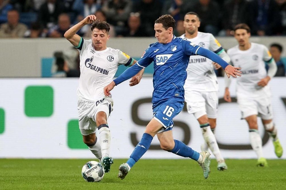 Hoffenheim empêche Schalke de prendre la première place. Schalke04