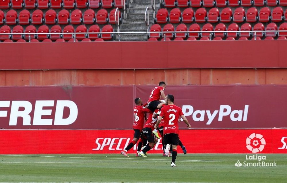 El Mallorca mantiene la pugna con el Espanyol por el liderato. LaLiga