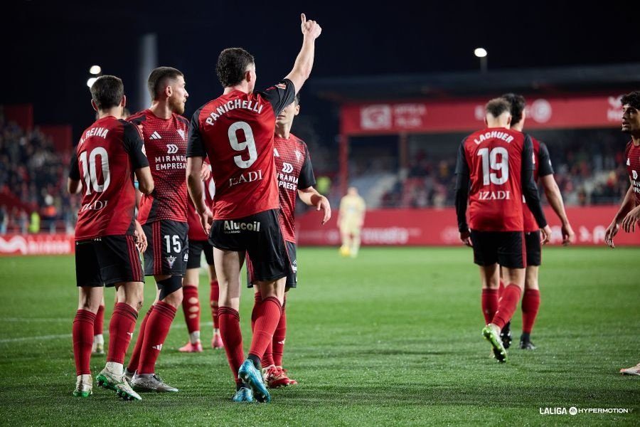 El Mirandés enamoró de nuevo a Anduva. LaLiga