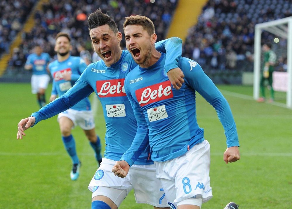 Napoli and City have still not reached an agreement for Jorginho (R). SSCNapoli