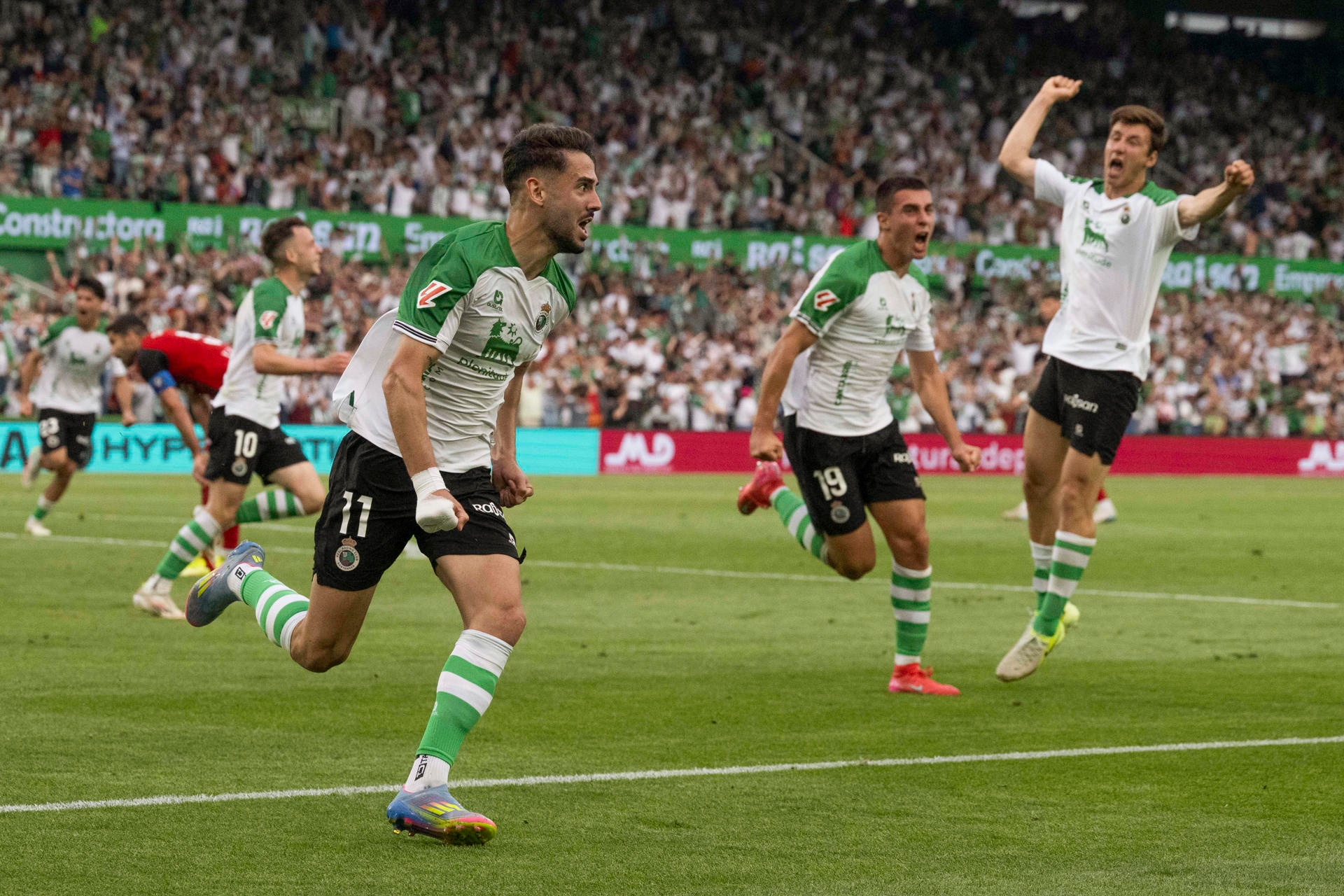 Racing y Mirandés empatarona tres. EFE
