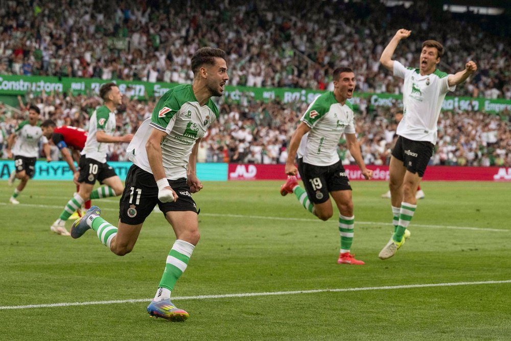 Racing y Mirandés empatarona tres. EFE