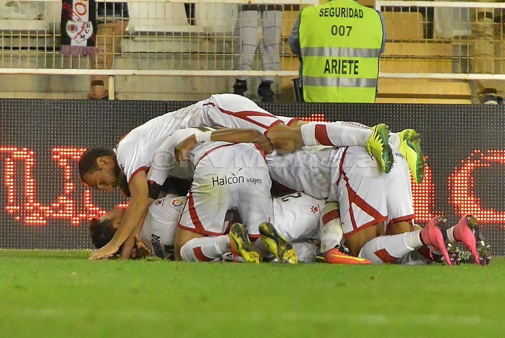 Los jugadores del Rayo celebran un gol ante el Getafe. RVMOficial