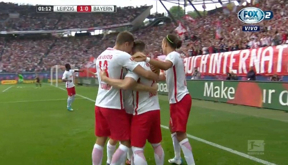 Los jugadores del RB Leipzig celebran el tanto de Sabitzer ante el Bayern. FOXSports
