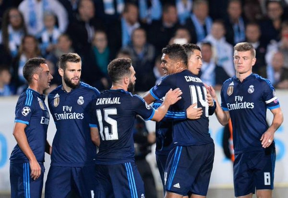 Los jugadores del Real Madrid celebran con Cristiano Ronaldo un gol en Champions. ChampionsLeague