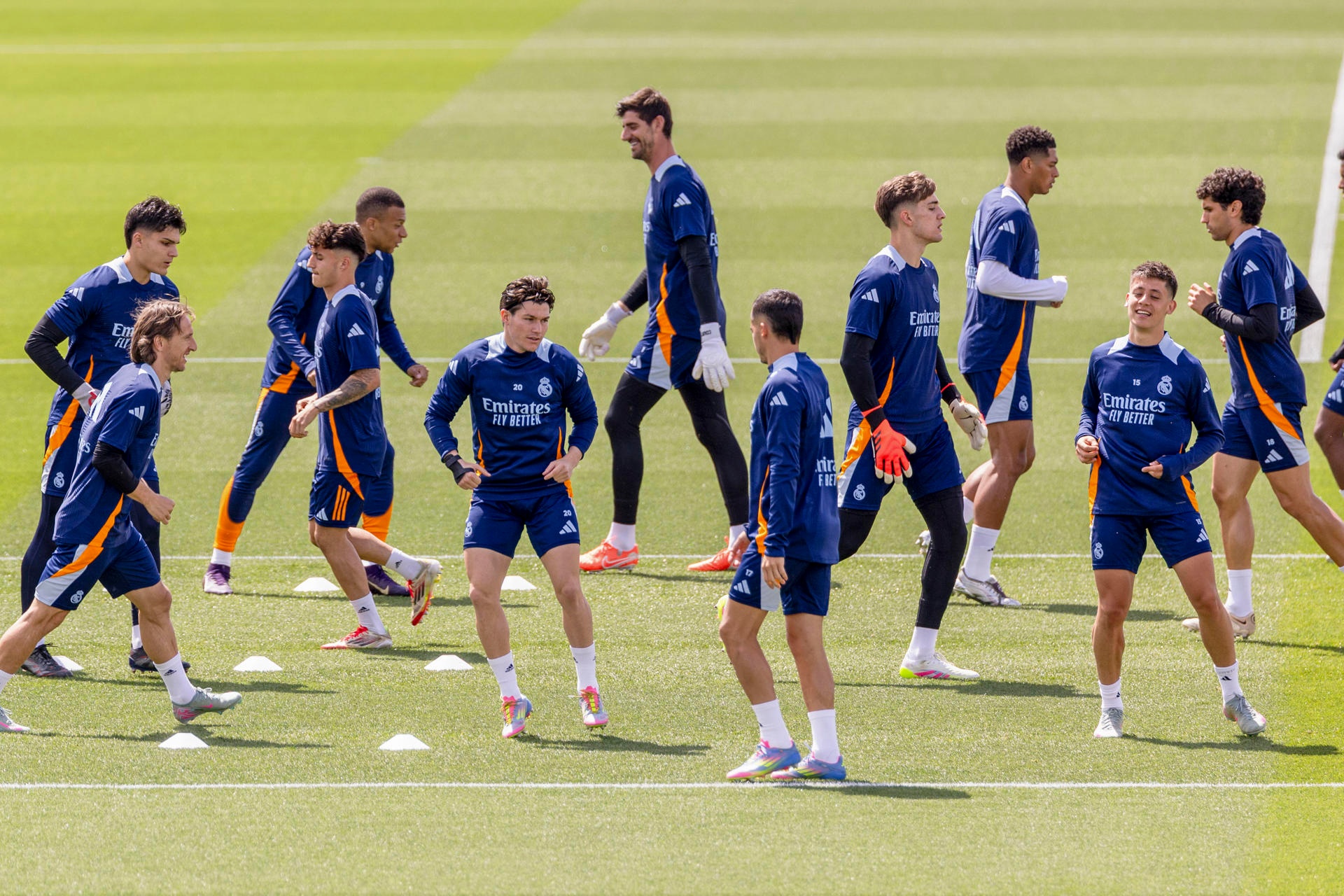 According to journalist Fabrizio Romano, Real Madrid have reached an agreement to bring in 16-year-old Moroccan talent Abdellah Ouazzine from Ajax, marking another move in their continued focus on youth development.