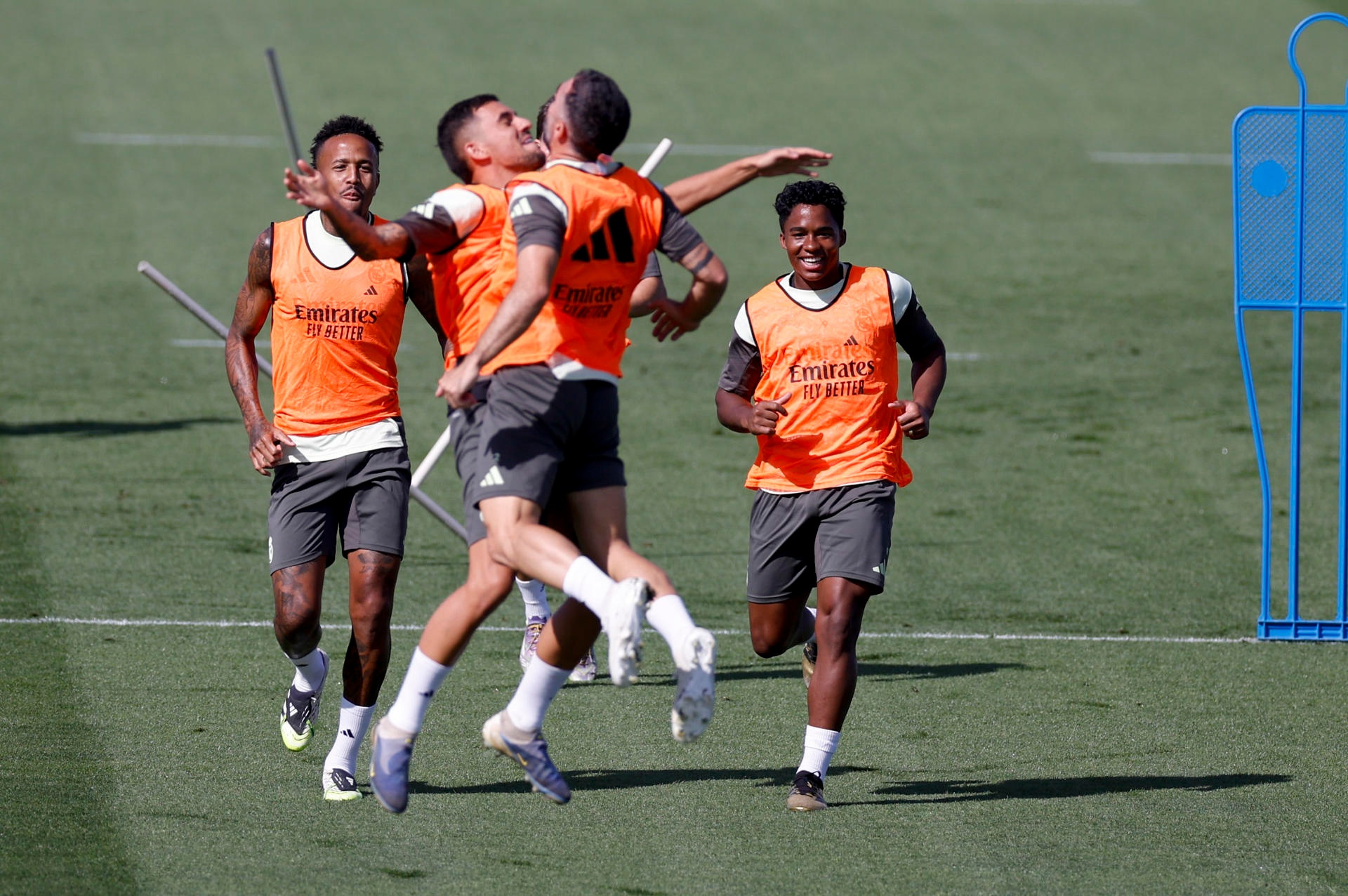 La superpoblación del Madrid en la delantera con la vuelta de Endrick. EFE/JavierLizón