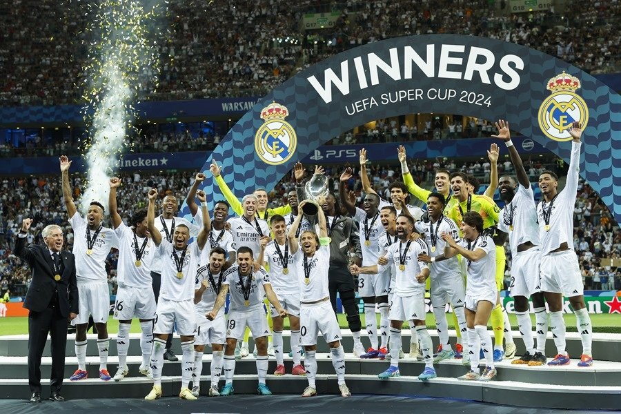 The European Super Cup could be expanded to feature four teams and be held abroad. EFE/Mariscal