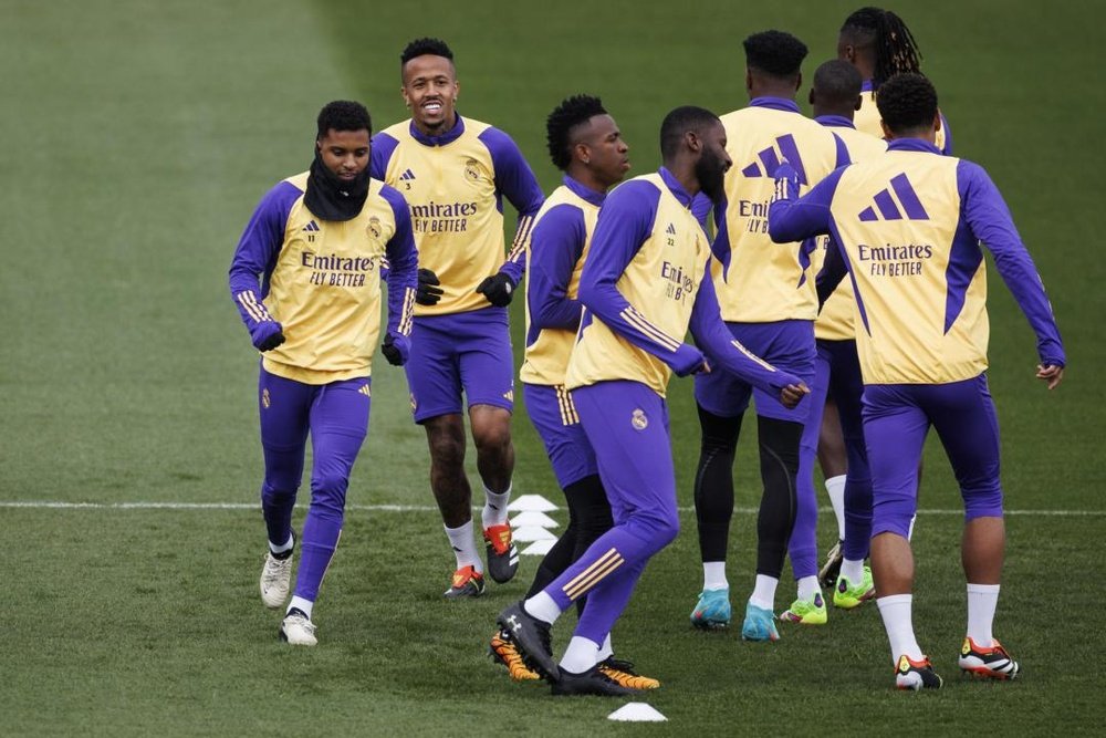 Eder Militao started the session with his teammates on Saturday. EFE