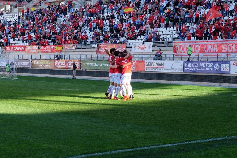 El Murcia se acerca al play off tras derrotar al Córdoba B. RealMurciaCFSAD