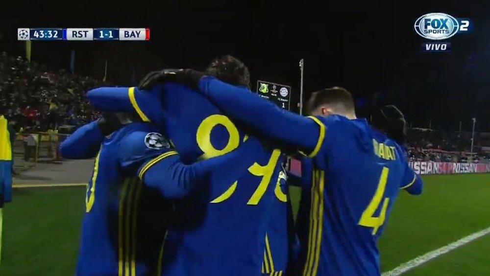 Los jugadores del Rostov celebran el gol de Azmoun. Twitter