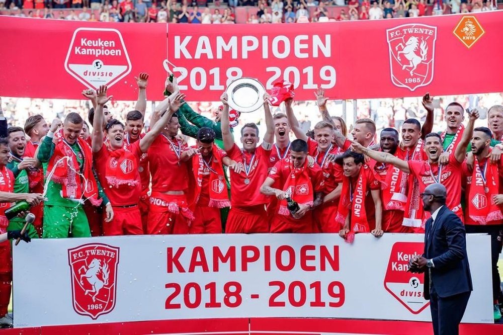 El Twente vuelve en solo un año a la élite. Twitter/fctwente