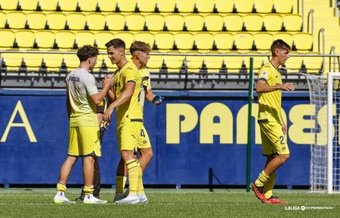 El Villarreal B vuelve a la senda de la victoria tras el 3-1 al Amorebieta. El 'Submarino Amarillo', que llevaba 4 partidos sin ganar, recupera buenas sensaciones y manda al rincón de pensar a su rival.