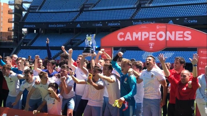 El Zaragoza conquista su primera Copa de Campeones