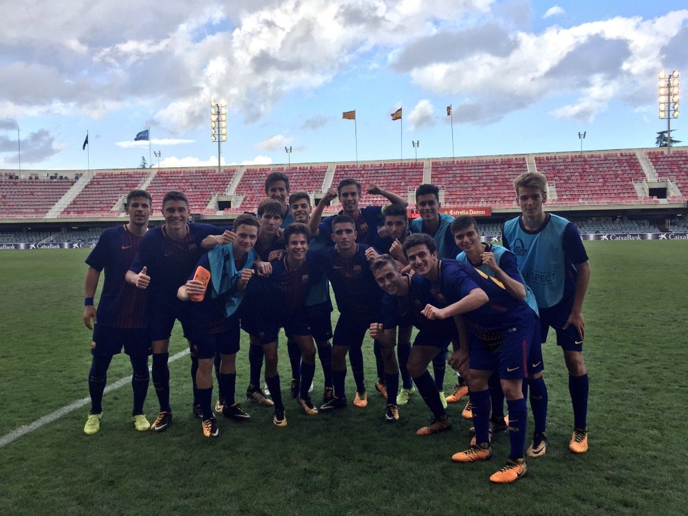 Los juveniles del Barcelona celebran la victoria en la Youth League. FCBMasia