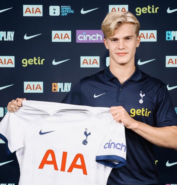 Bergvall finally decided to join Spurs instead of Barca. AFP