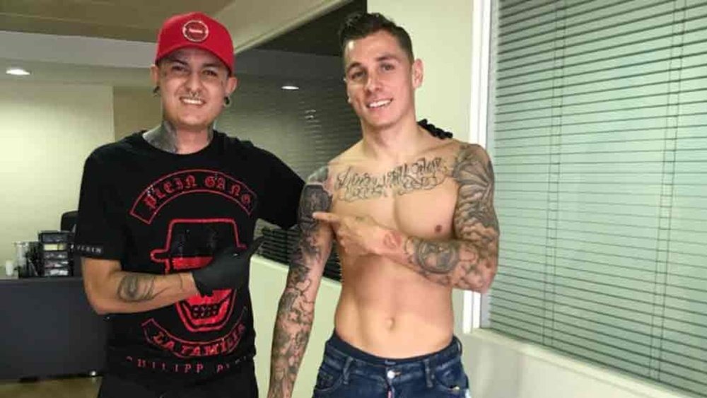Digne se ha tatuado en distintos estilos su brazo derecho. Instagram
