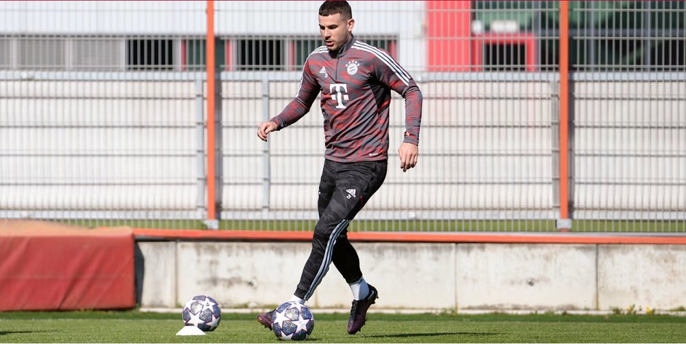 Matthäus dispara contra Lucas Hernández. fcbayern.com