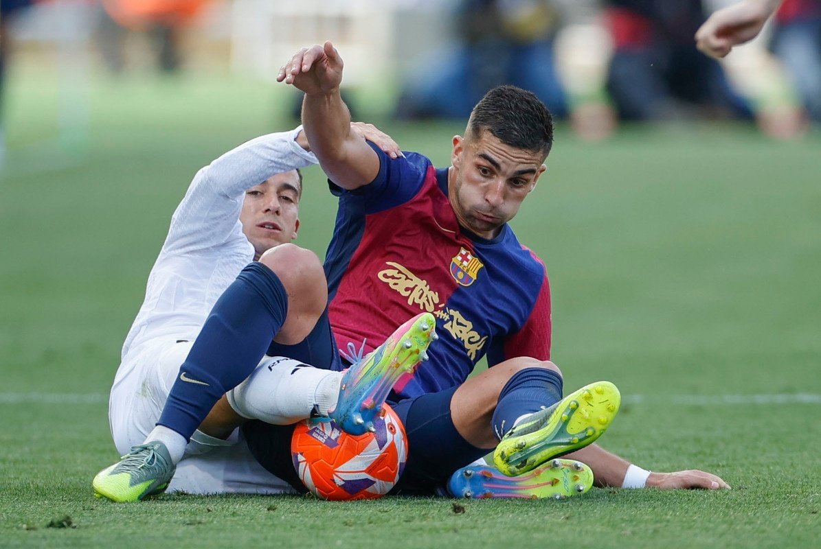 Lucas jugó el Clásico como titular. EFE