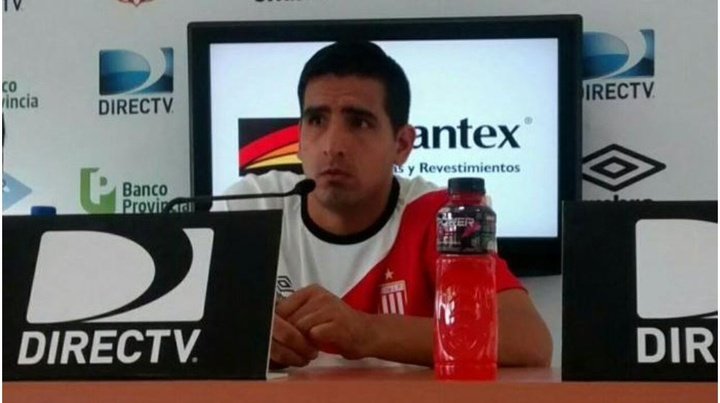 Peñarol llega a un acuerdo con Estudiantes por Viatri