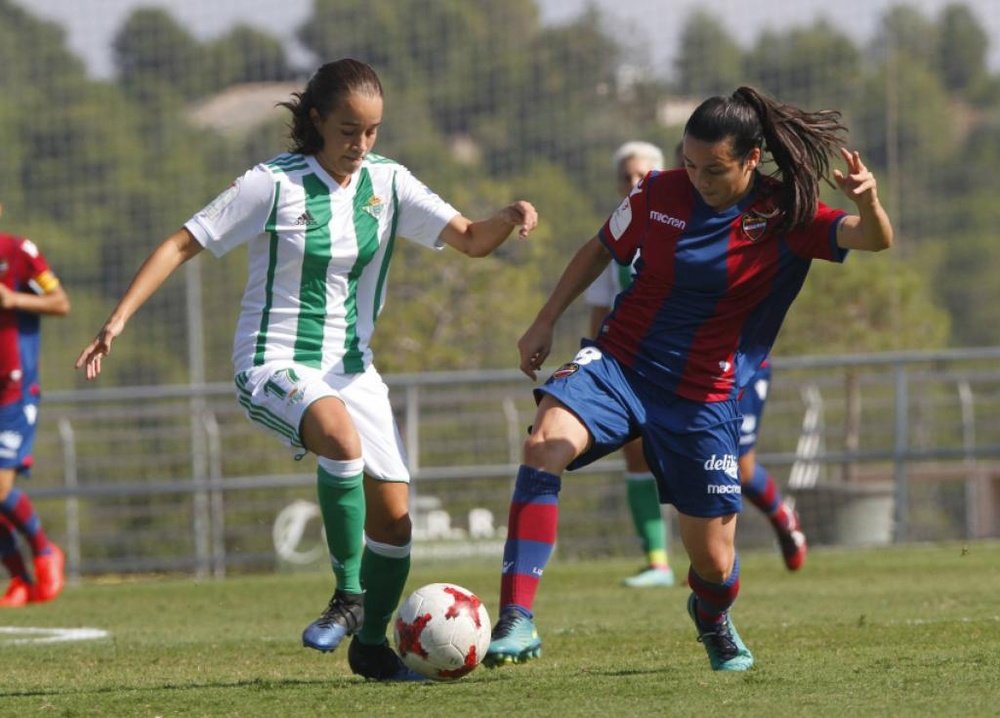 Lucía Gómez renueva con el Levante una temporada. LevanteFemenino