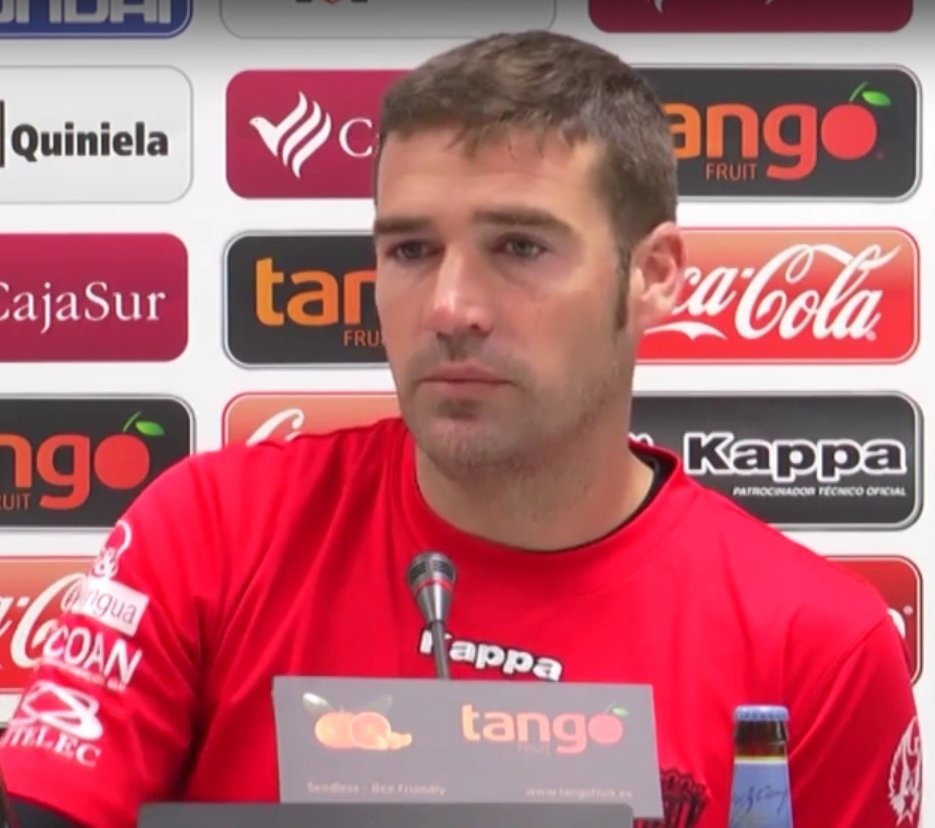 El técnico del Córdoba cree que pueden ganar en Girona. CCFTV