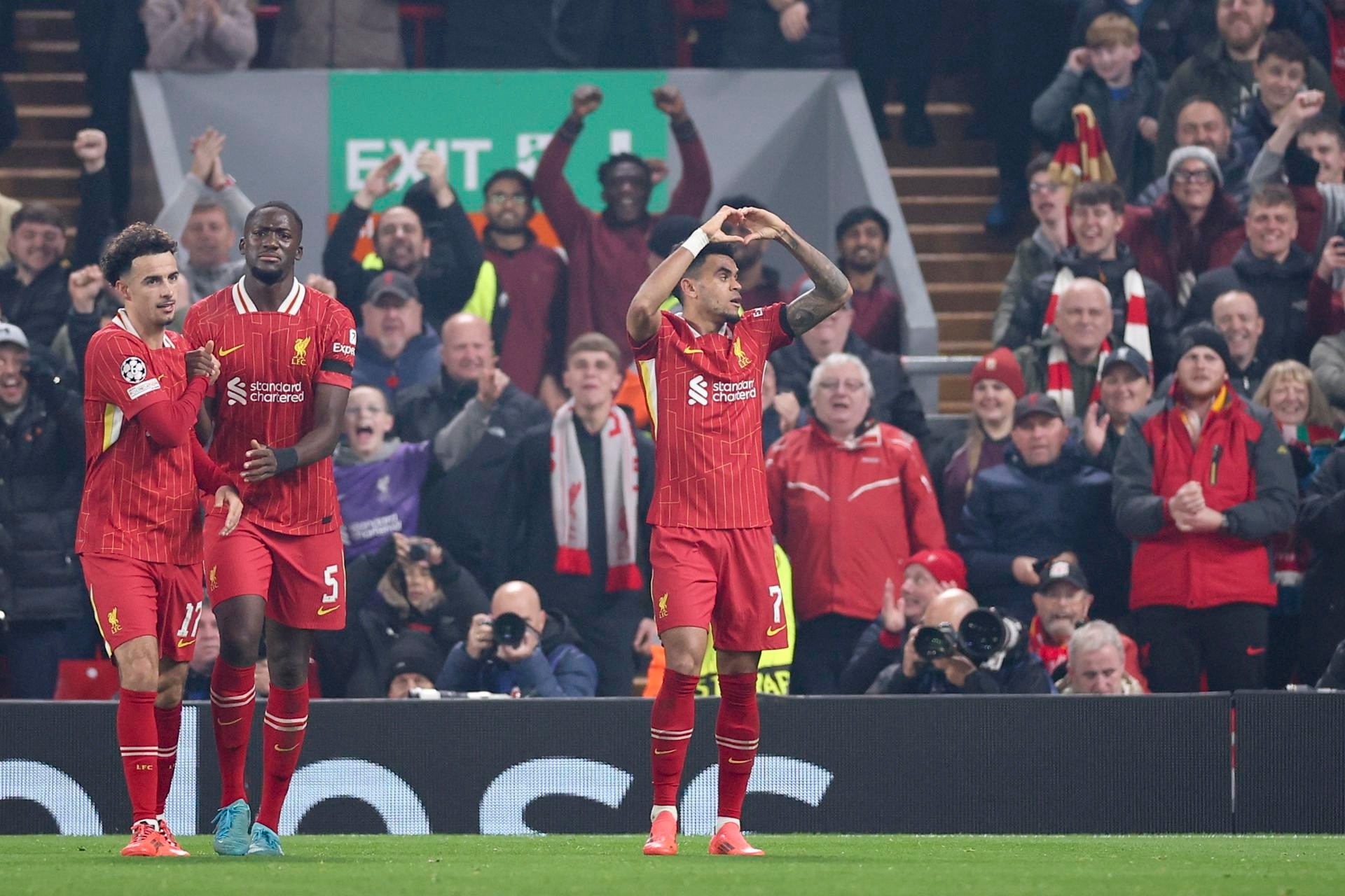 Inmaculado Luis Díaz, imaculado Liverpool. EFE/EPA/ADAMVAUG