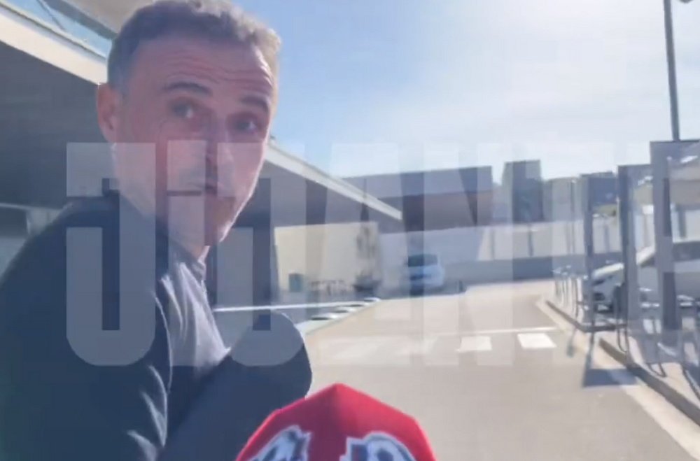Luis Enrique on his return from London or Formentera? Screenshot/Jigantes