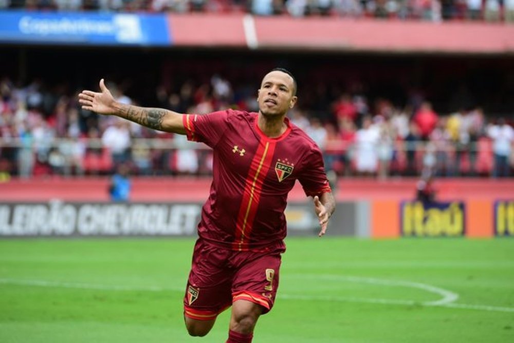 Luis Fabiano quiere retirarse en el club con el que debutó en Brasil, el Ponte Preta. Twitter