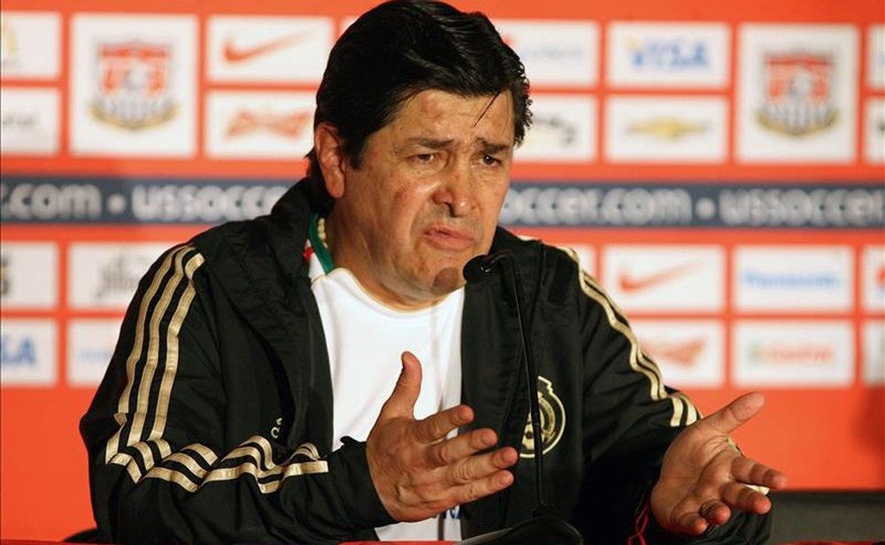 León ha destituido a su entrenador después de una mala racha de resultados. EFE