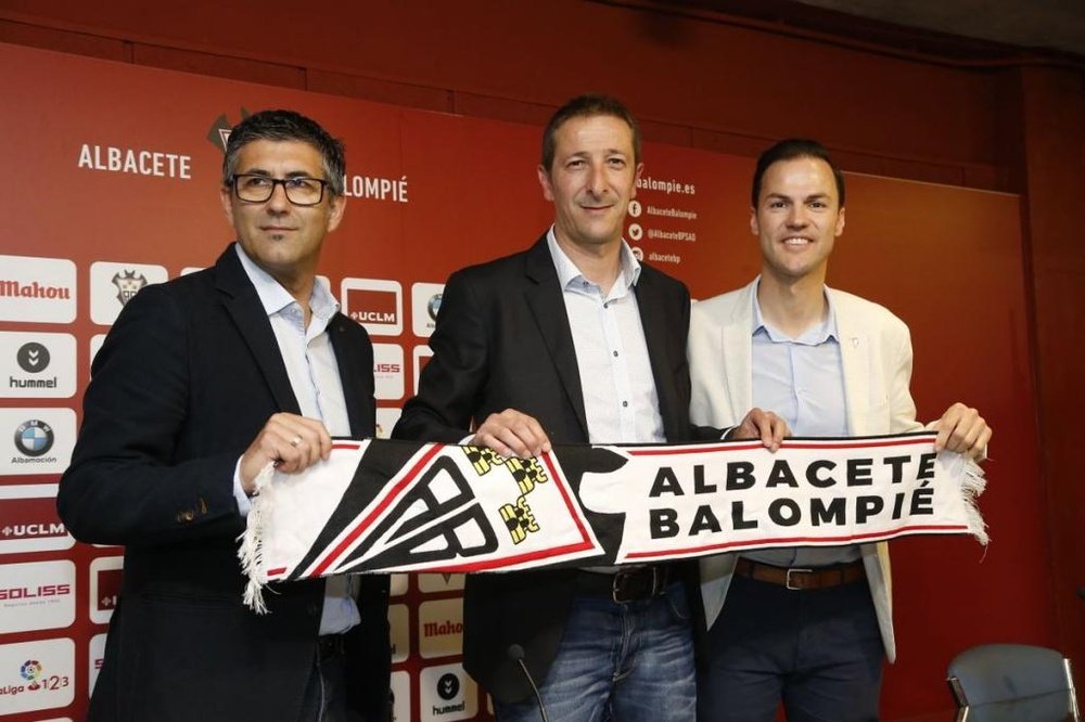 Ramis se estrena con el Albacete en su primer entreno de la pretemporada. Twitter/AlbaceteBPSAD