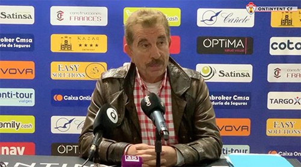 El presidente garantizó la supervivencia del Ontinyent. OntinyentCF