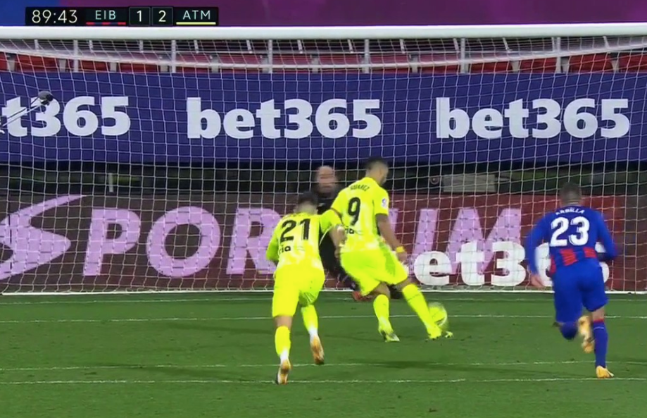 Del penalti dudoso de Arbilla al gol de Suárez de Panenka que puede valer una Liga