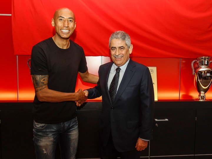 Vieira deixa mensagem aos sócios e adeptos do Benfica: 