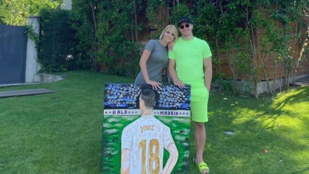 Le détail de Jovic qui fera plaisir aux supporters du Real Madrid. Instagram/JasminaNikola