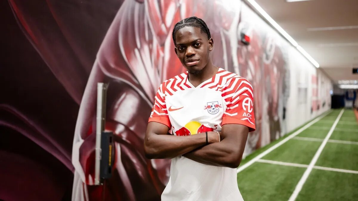 OFFICIEL : Lukeba quitte l'OL et signe au RB Leipzig