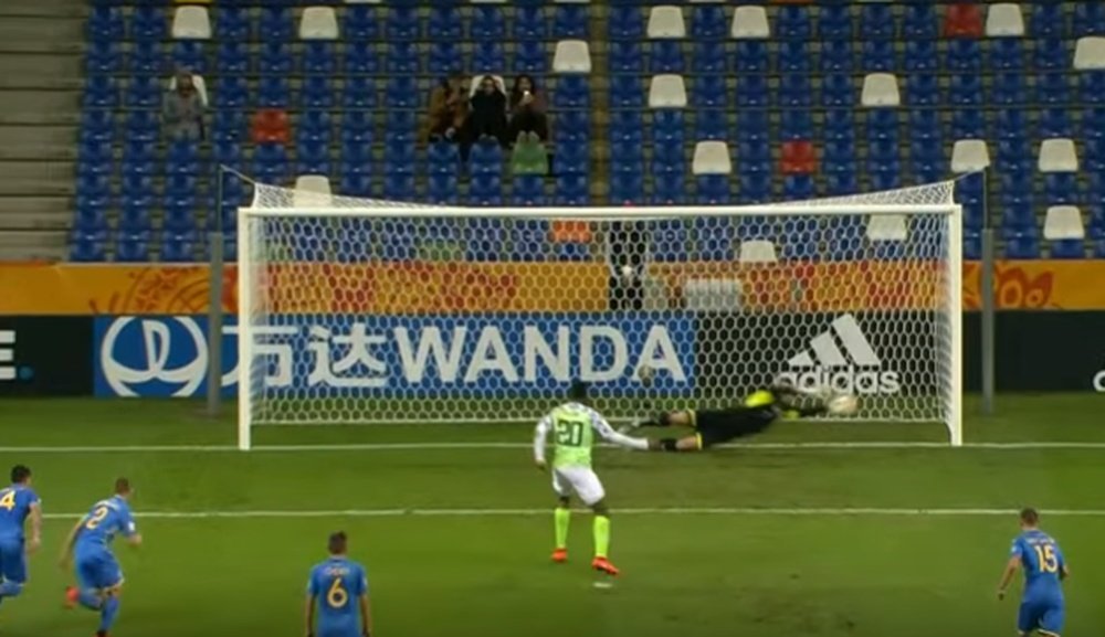 Lunin pisa fuerte: paró un penalti en el Mundial Sub 20. Captura/Gol