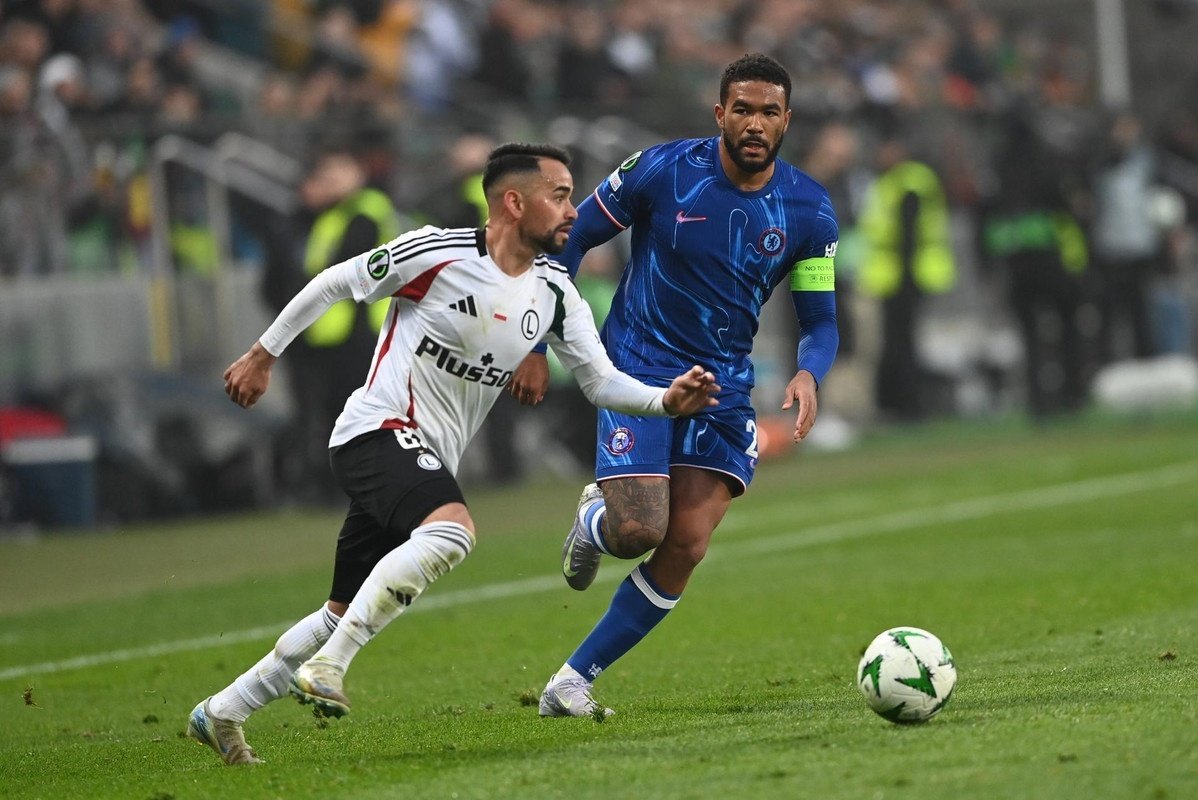 Chelsea skipper James hails 'phenomenal' Walsh after European start