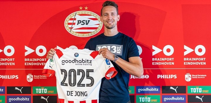 Luuk de Jong, novo jogador do PSV Eindhoven para a temporada 22-23. Twitter/PSVespanol